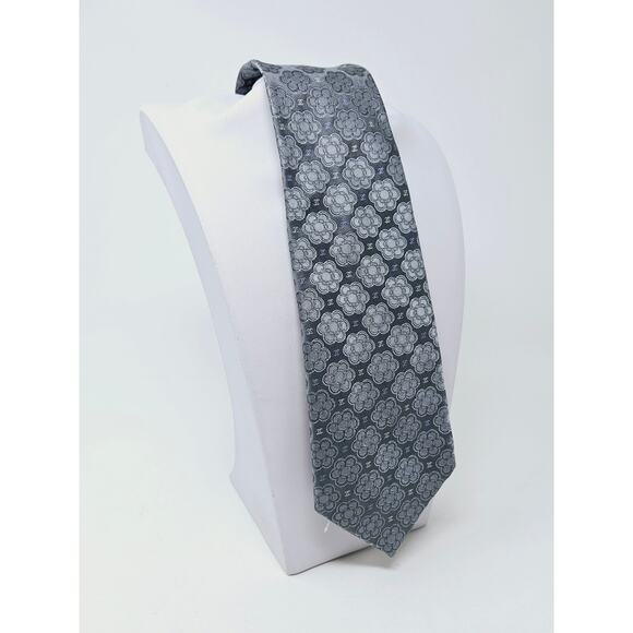 CHANEL Metallic Grey Camellia CC logo Silk Tie - Picture 11 of 12